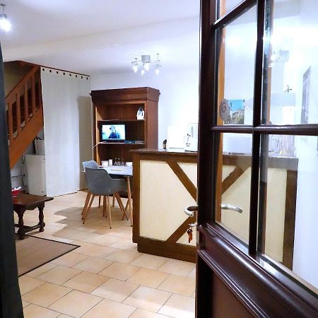 Appart' De La Collegiale Bourbon-Lancy Bagian luar foto